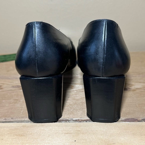 Stuart Weitzman classic black pumps 10 - Picture 4 of 7